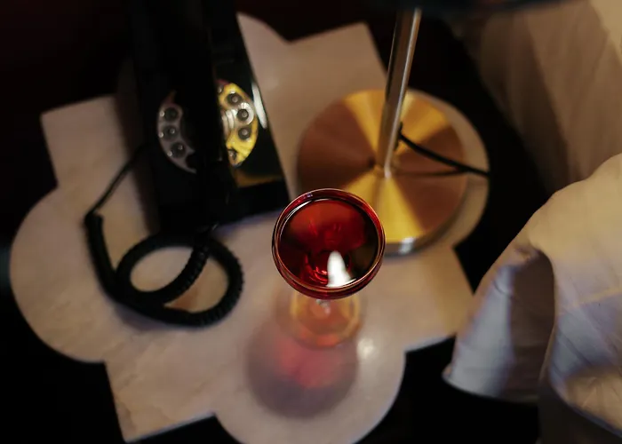 Rosalia'S Menagerie Cocktail Bar & Innupstairs